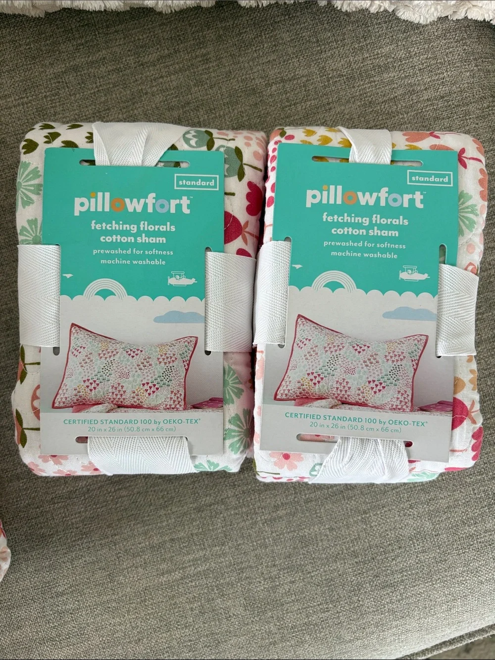 Pillowfort Fetching Florals Cotton Quilt (full/queen) 2 shams, full sheet set